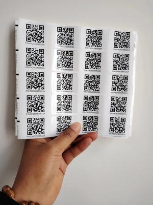 قص القبلات بأحجام مختلفة ملصق ذكي Qr مخصص ملصقات الملصقات